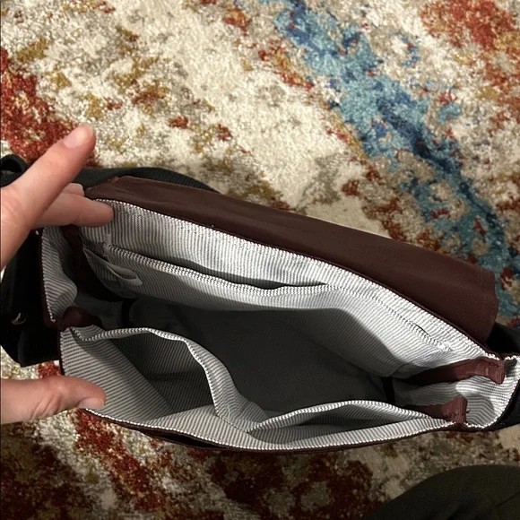 Carhartt Men's Burgundy and Black Messenger Bag - Picture 3 of 4